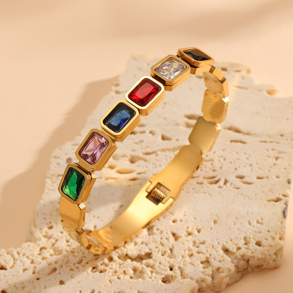 Bracelet carré en acier titane plaqué avec diamants